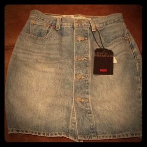 Levis button down mom skirt nwt